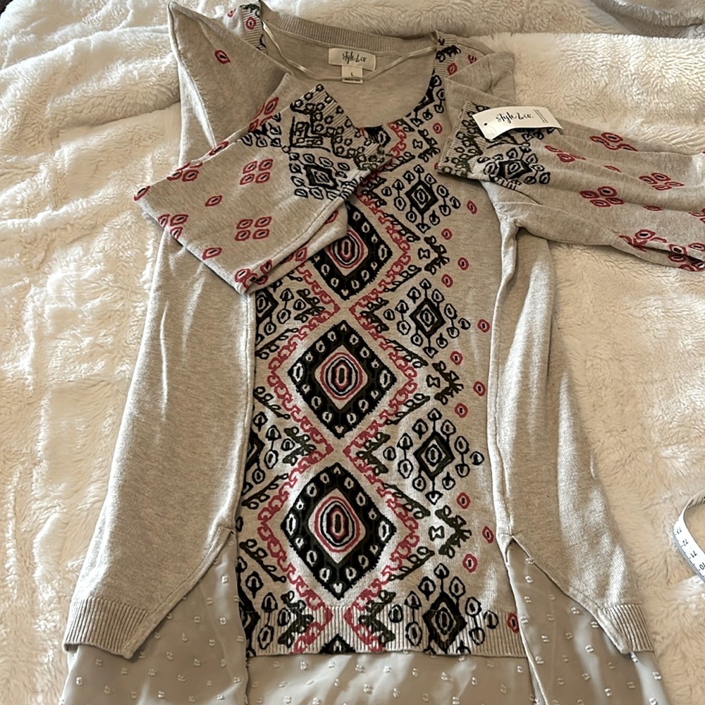 NWT L Taupe sweater -